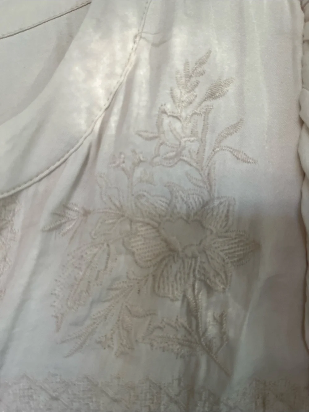 Embroidered Tassel-Tie Flutter Sleeve Top - Picture 4 of 7